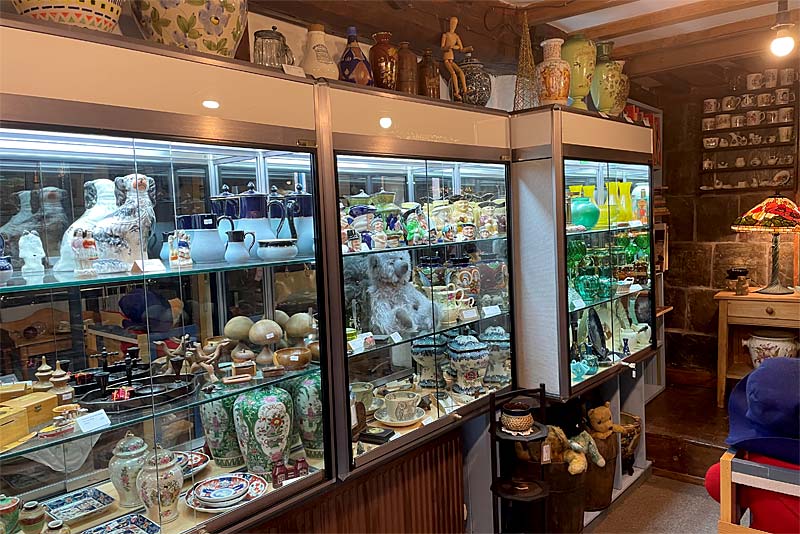 Glassware, China & Collectables