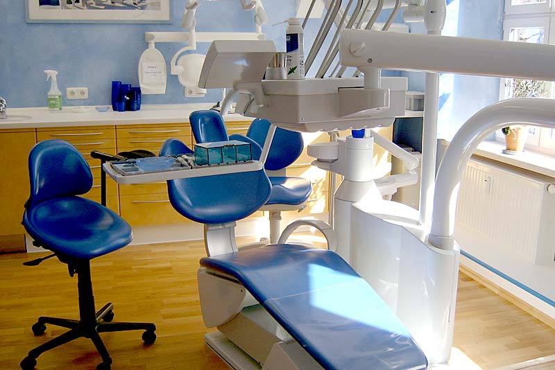 find dentists in newport