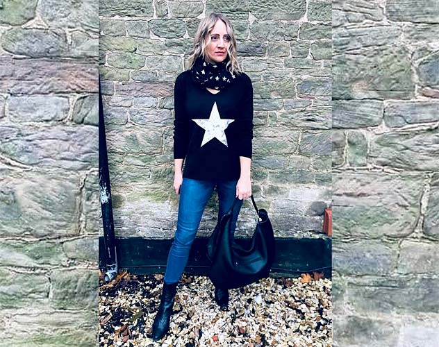 jumper with white star motif