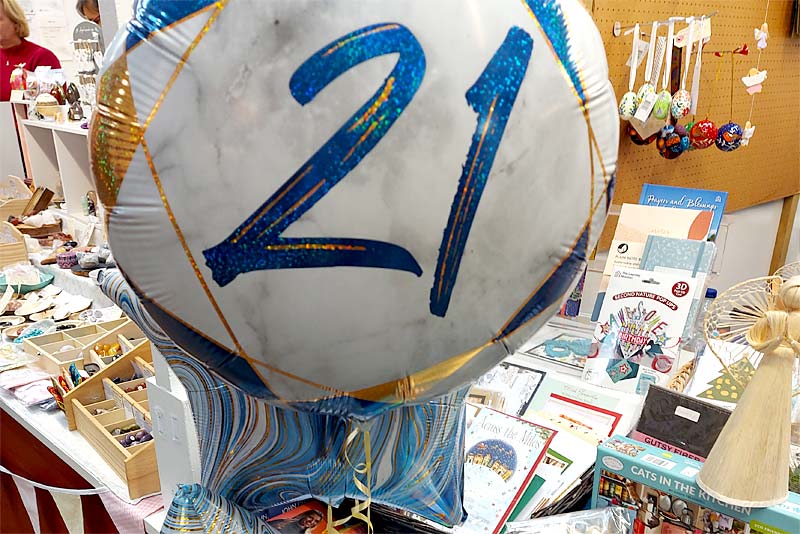 large party ballon with 21 years in silver