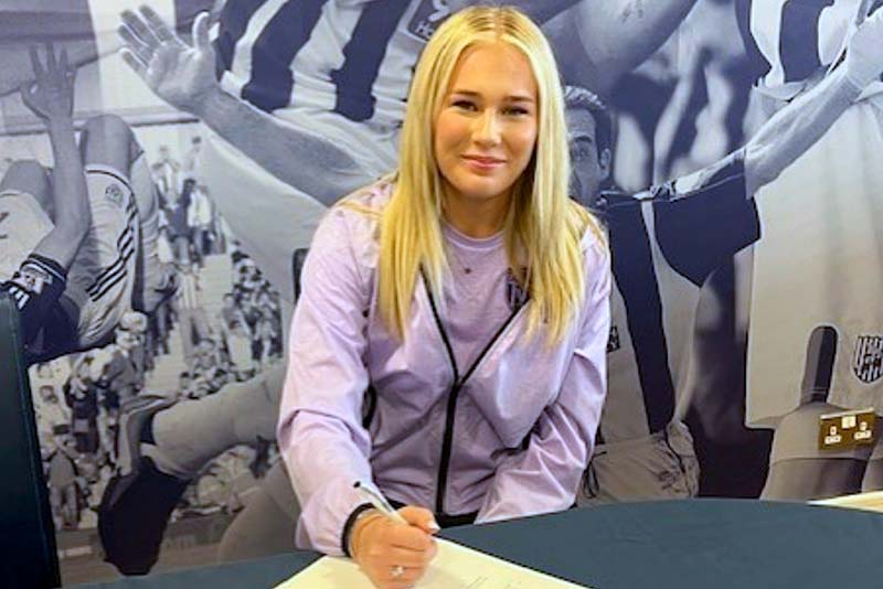 miley wheeler newport student signs papers