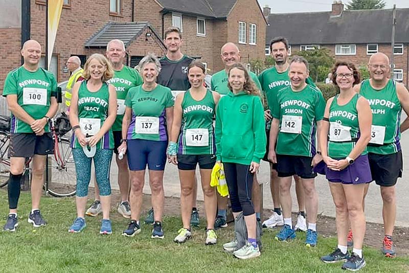 newport district runners line up for the race