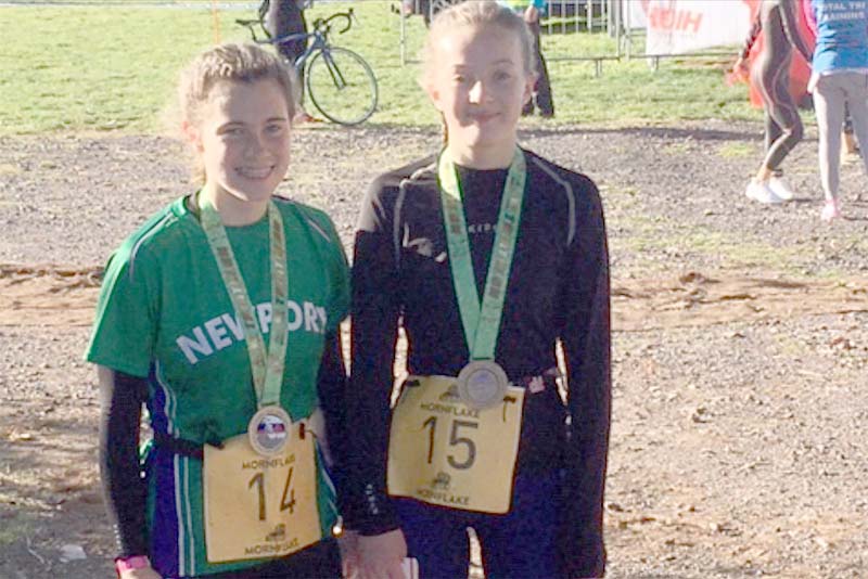 chloe and emily newport and district running club