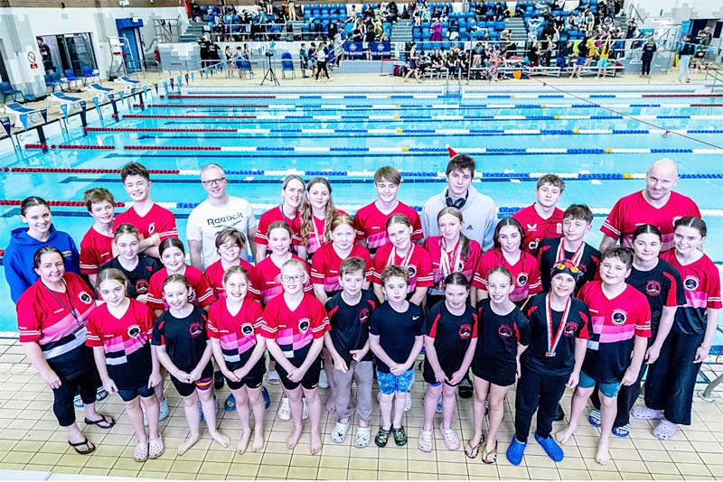 swimmers from newport and district swimming club